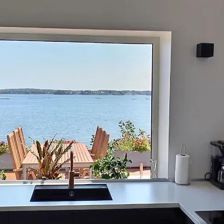 Ingas Solhjem I Sonderhav Отель Крусо