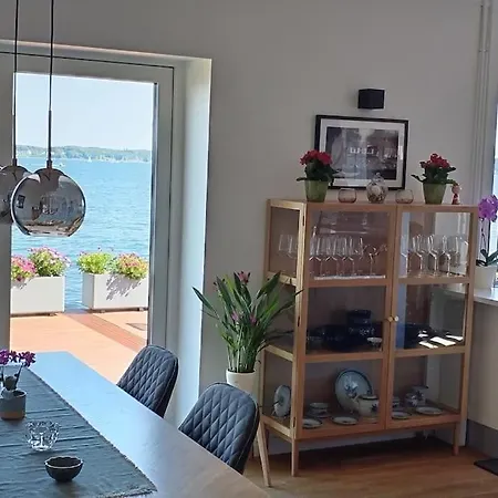Ingas Solhjem I Sonderhav Крусо